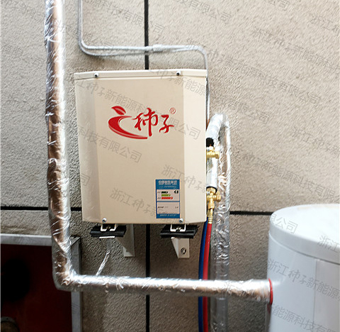 浙江慈溪——太阳能异聚态家用热水系统